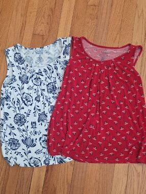 Croft & Barrow Pleated Sleeveless Tops. Bundle Of Two.